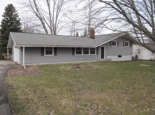 47 W Bel Meadow Ln, Chagrin Falls, OH 44022