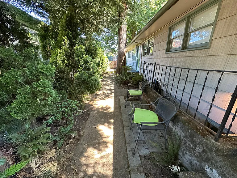 2031 N McClellan St — Photo 2