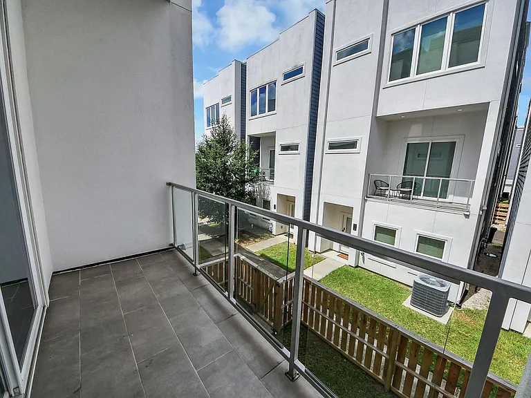 2116 Naomi St #C — Photo 16