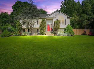 21 Interlochen Pkwy, Monroe, NY 10950