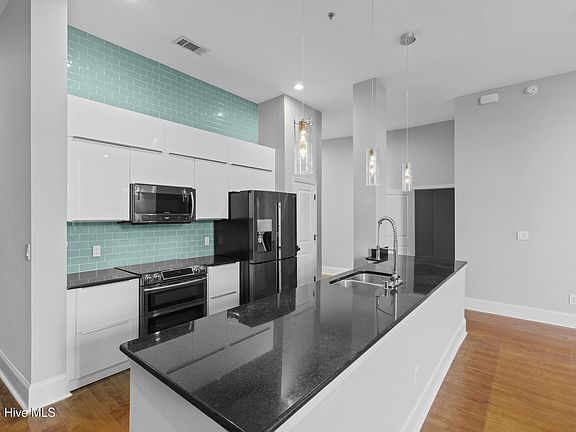 5th image of 936 Broad Street #211