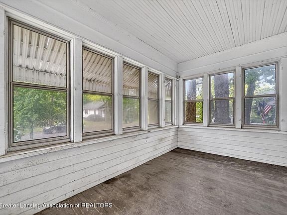 5th image of 619 Shepard St