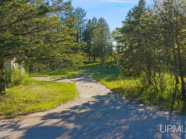 10367 V.05 Rd, Rapid River, MI 49878