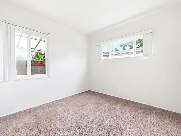 6268 N Muscatel Ave — Photo 15