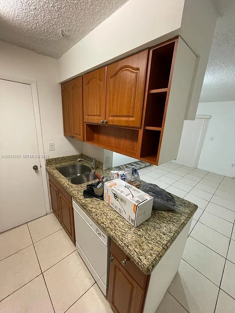 17515 NW 67th Ct — Photo 4