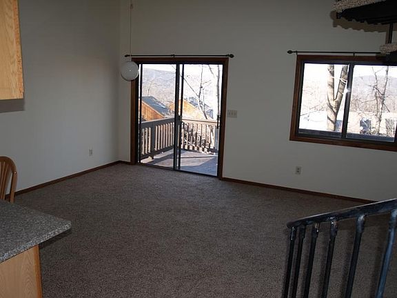 4th image of 3 Augusta Dr Unit 2