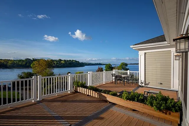Fairfield Knolls On Roslyn Harbor — Photo 3