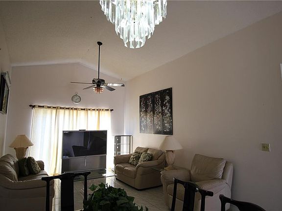 4th image of 6621 Meritmoor Cir