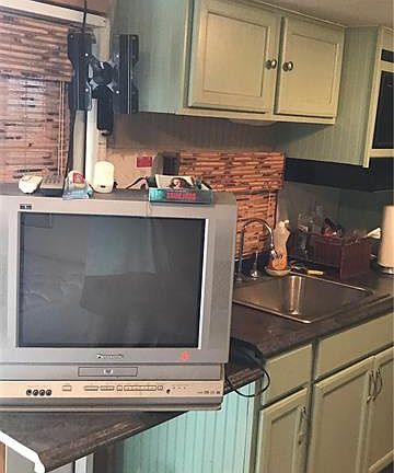 5th image of 105 Lake View Dr