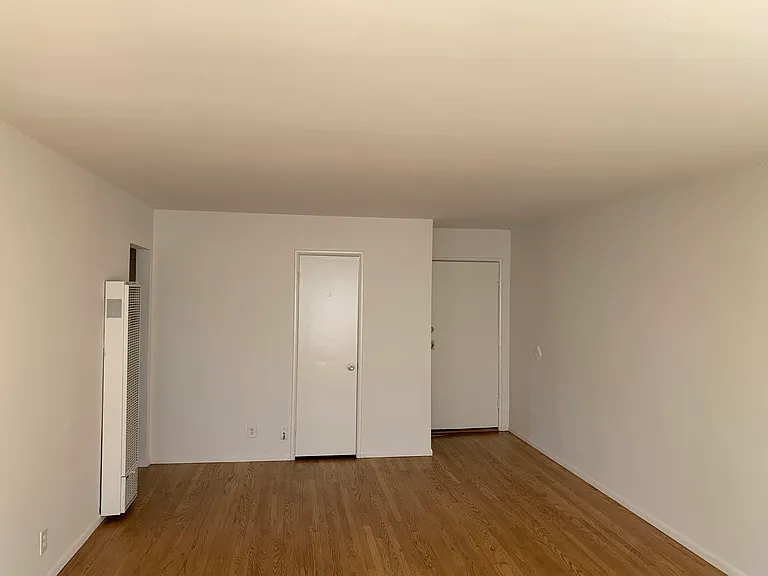 Magnolia Apartments — Photo 16