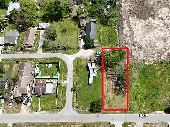 2nd image of 7438 Maxroy St