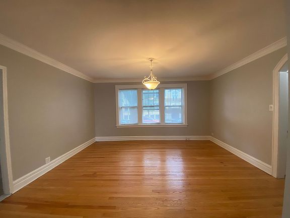 2nd image of 3305-3307 W Catalpa Ave #1