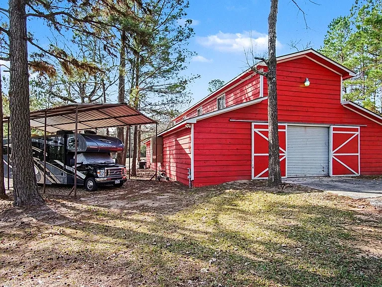 15569 Crown Oaks Dr — Photo 49