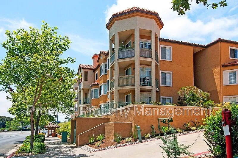 2 bed, 2.0 bath, 1025 sqft, $2,900 — Photo 3