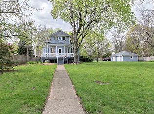 N Riverside Dr, Mchenry, IL 60050