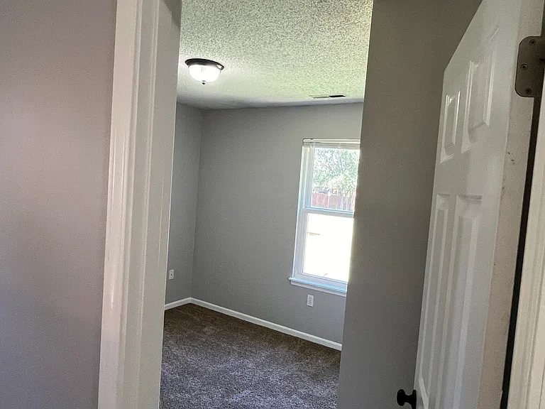 3930 Overland Dr — Photo 9