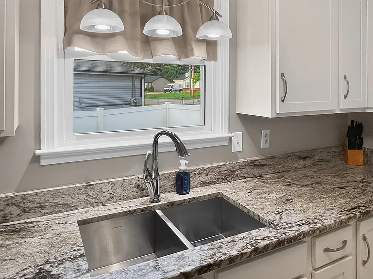 578 Donna Dr — Photo 11