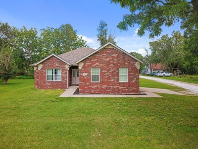 806 E Grant Street, Ash Grove, MO, 65604
