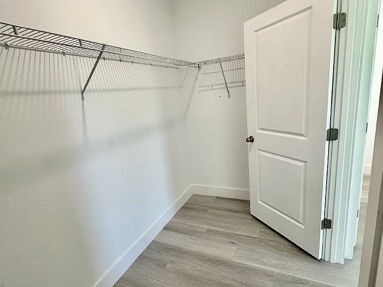 1370 Cogan Dr SE — Photo 17