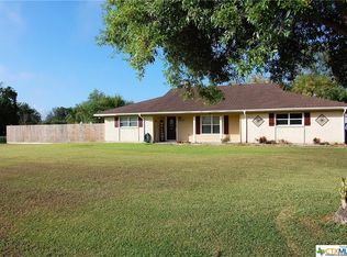 77 Honey Dr, Victoria, TX 77904