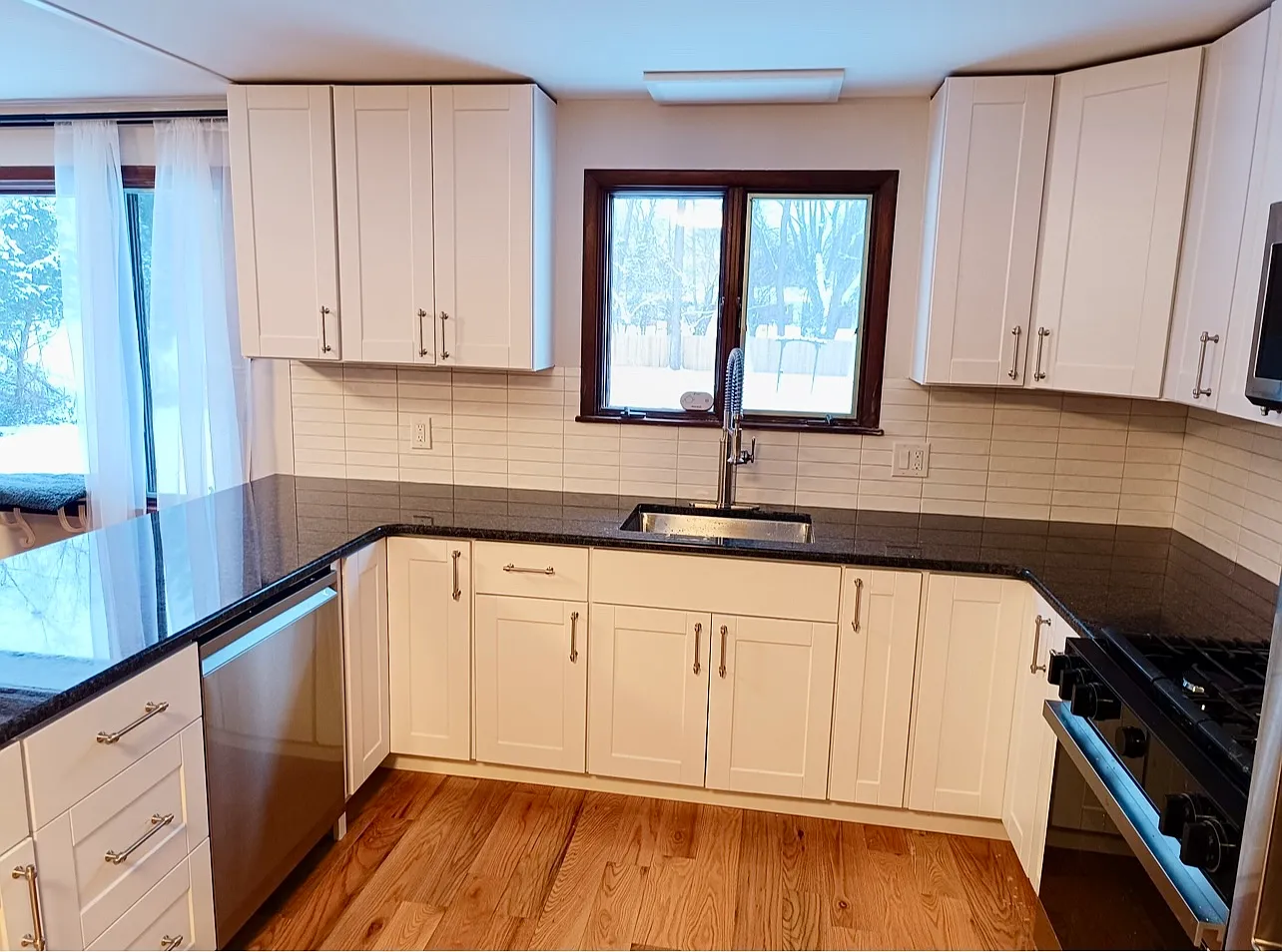 5302 Vista Ave — Photo 2