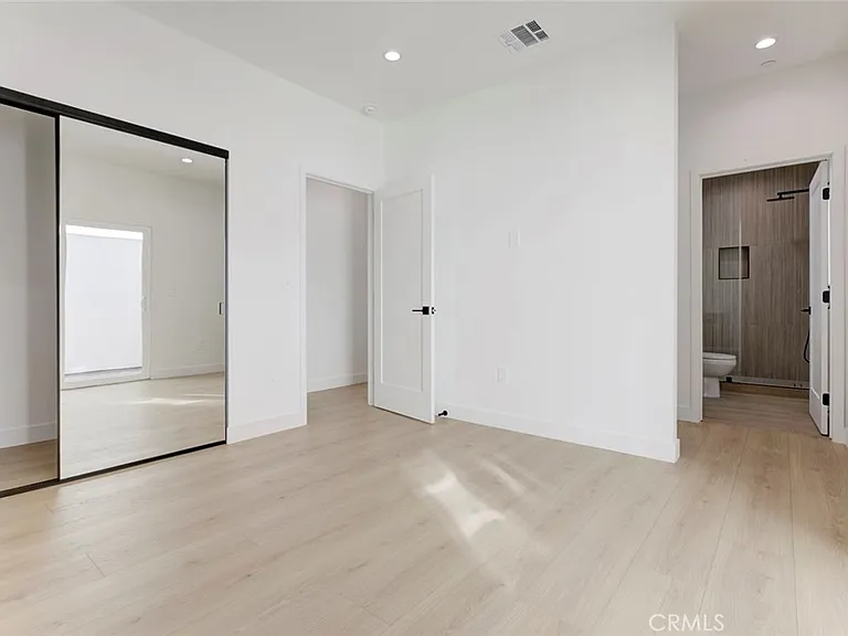 2242 N Keystone St — Photo 19