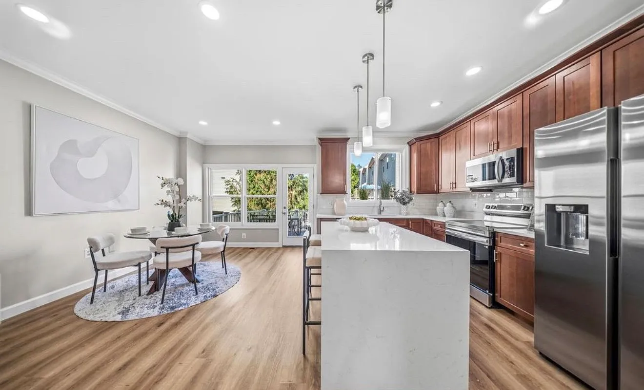 4 bed, 2458 sqft, $3,800 — Photo 4
