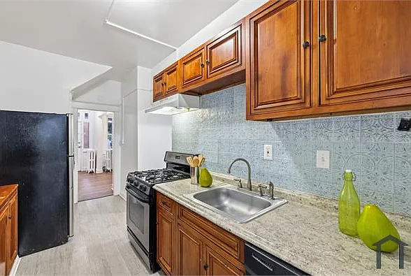 3310 Warder St NW — Photo 8