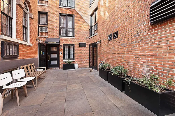 Rented by Compass | media 12