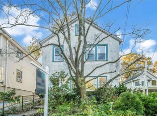 116 Singworth St, Oyster Bay, NY 11771