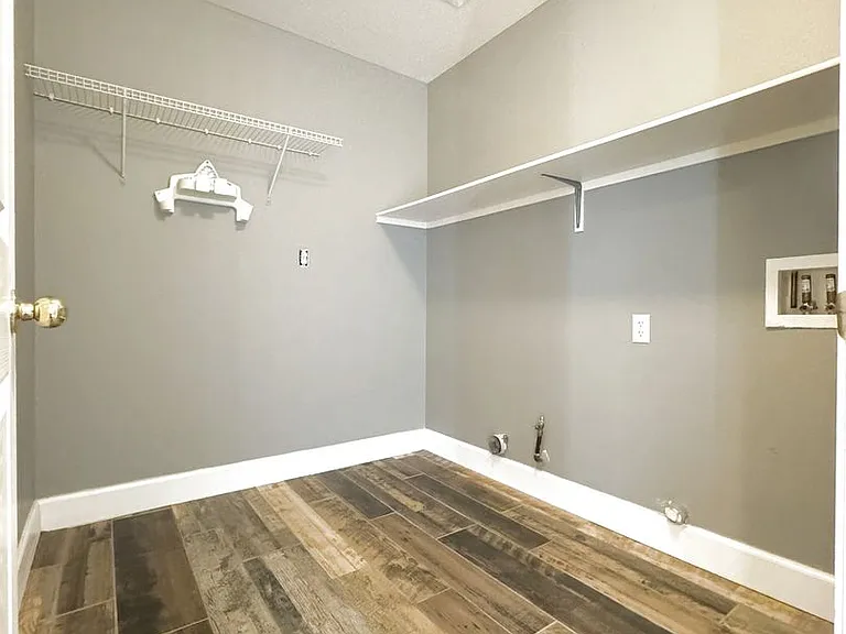 8209 Dusty Valley Ct — Photo 33