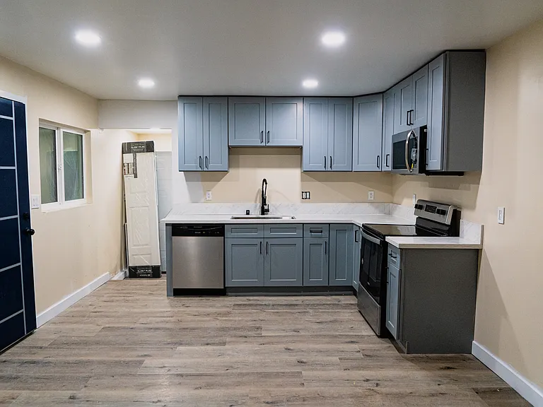 2233 Logan Ave #2 — Photo 9