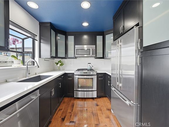 4th image of 1134 Cypress Ave #2
