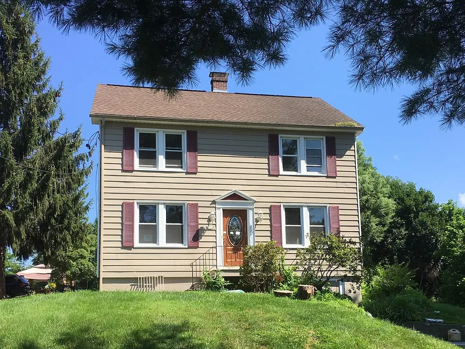 97 Spackenkill Rd