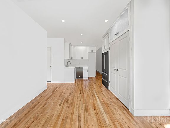 3rd image of 851 W End Ave #4F