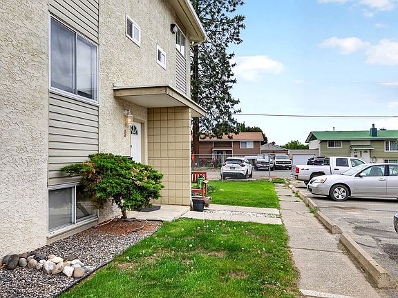 4th image of 1946 Tranquille Rd #9