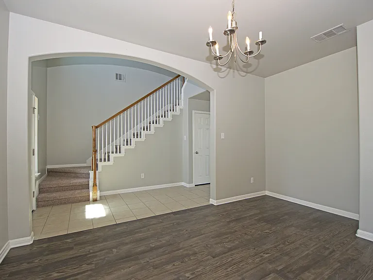 6800 Cromarty Ln — Photo 7
