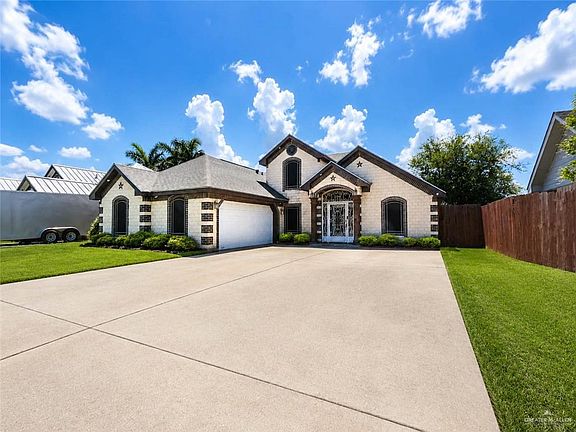 2nd image of 2501 Gardenia Dr