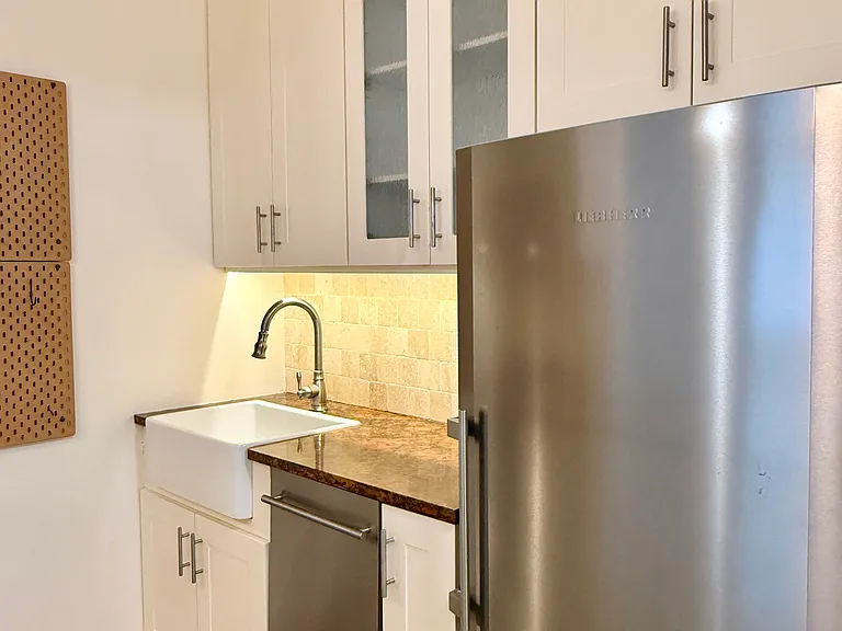 250 W 89th St #4-A — Photo 9