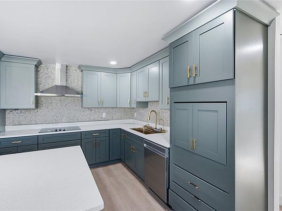 4th image of 9460 TREASURE LANE NE