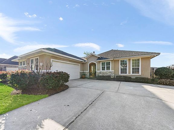 2nd image of 214 Wyndemere Dr