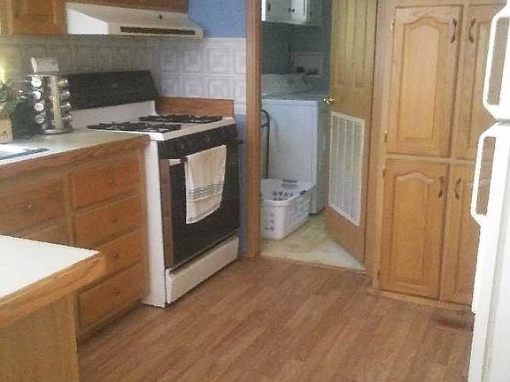 2nd image of 1901 Northwood Ln