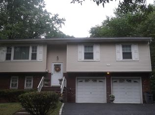 512 Walnut St, Roselle, NJ