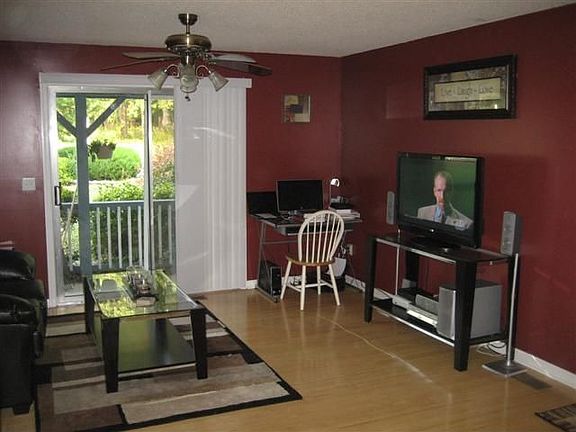 2nd Living Room/Den Area