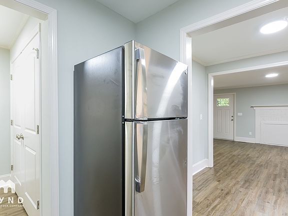 5th image of 400 Cherry St
