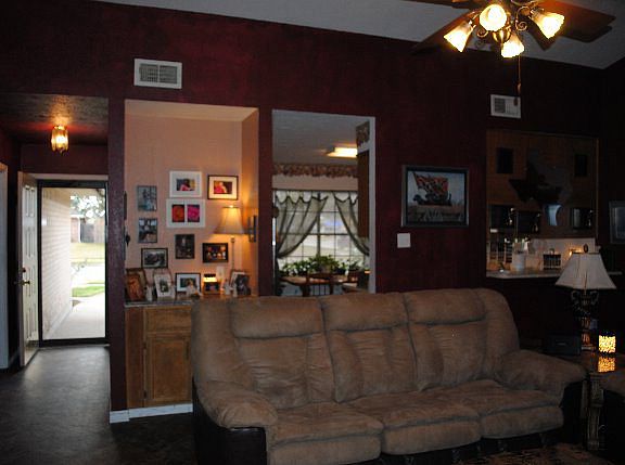 5th image of 217 Belmoor Ln