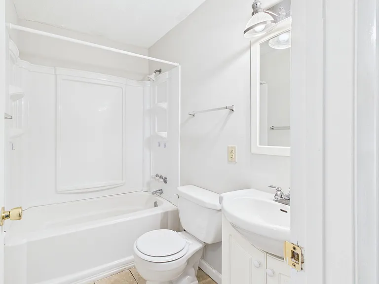 2407 Bare St. — Photo 7