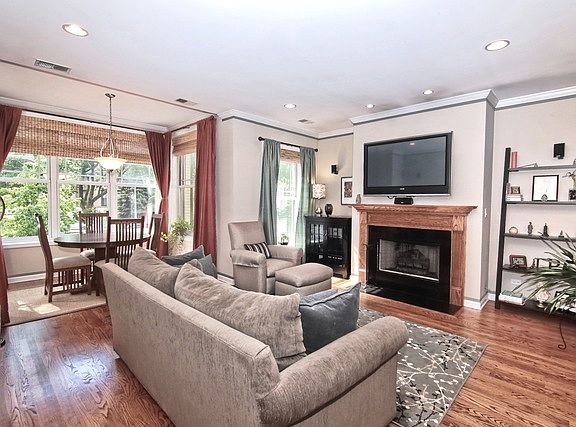 4th image of 5821 N Winthrop Ave APT 1N
