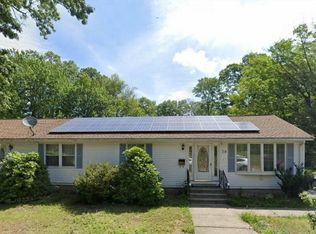 79 Shore Dr, Auburn, MA 01501