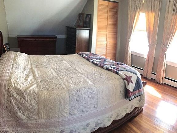 3rd image of 68 Blanchwood Ave